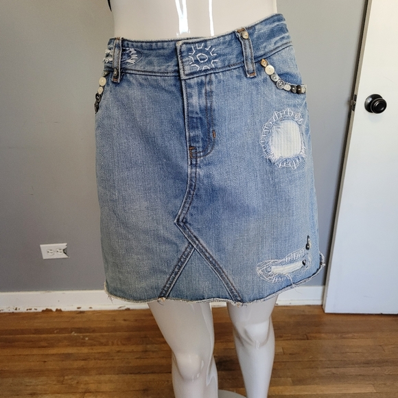 The Gap Denim Distressed and Embellished Mini Skirt, VGUC, Size 4 - Picture 1 of 12